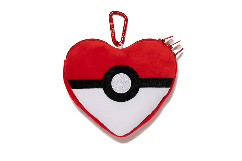 POKÉMON MADE HEART STUFFED PASSCASE